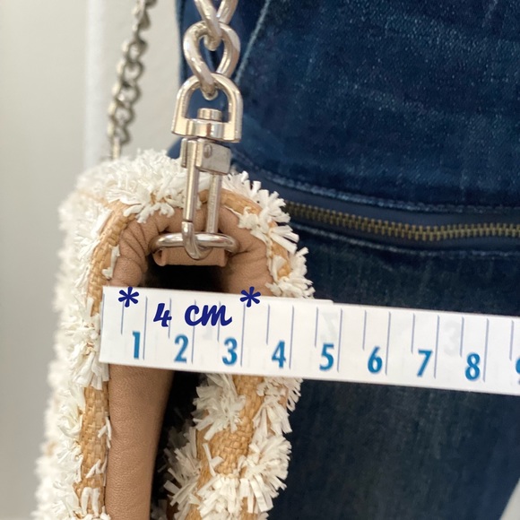 Express fold over shoulder/clutch bag - Picture 11 of 11